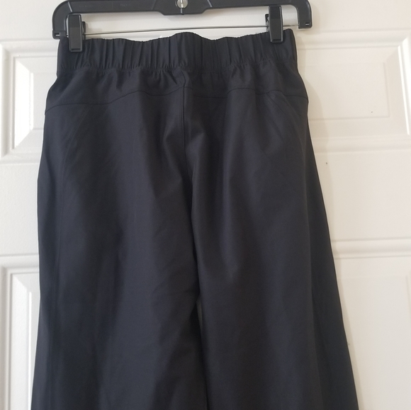 Lululemon Stretch High Rise Cropped Pant Size 4 - Picture 10 of 11